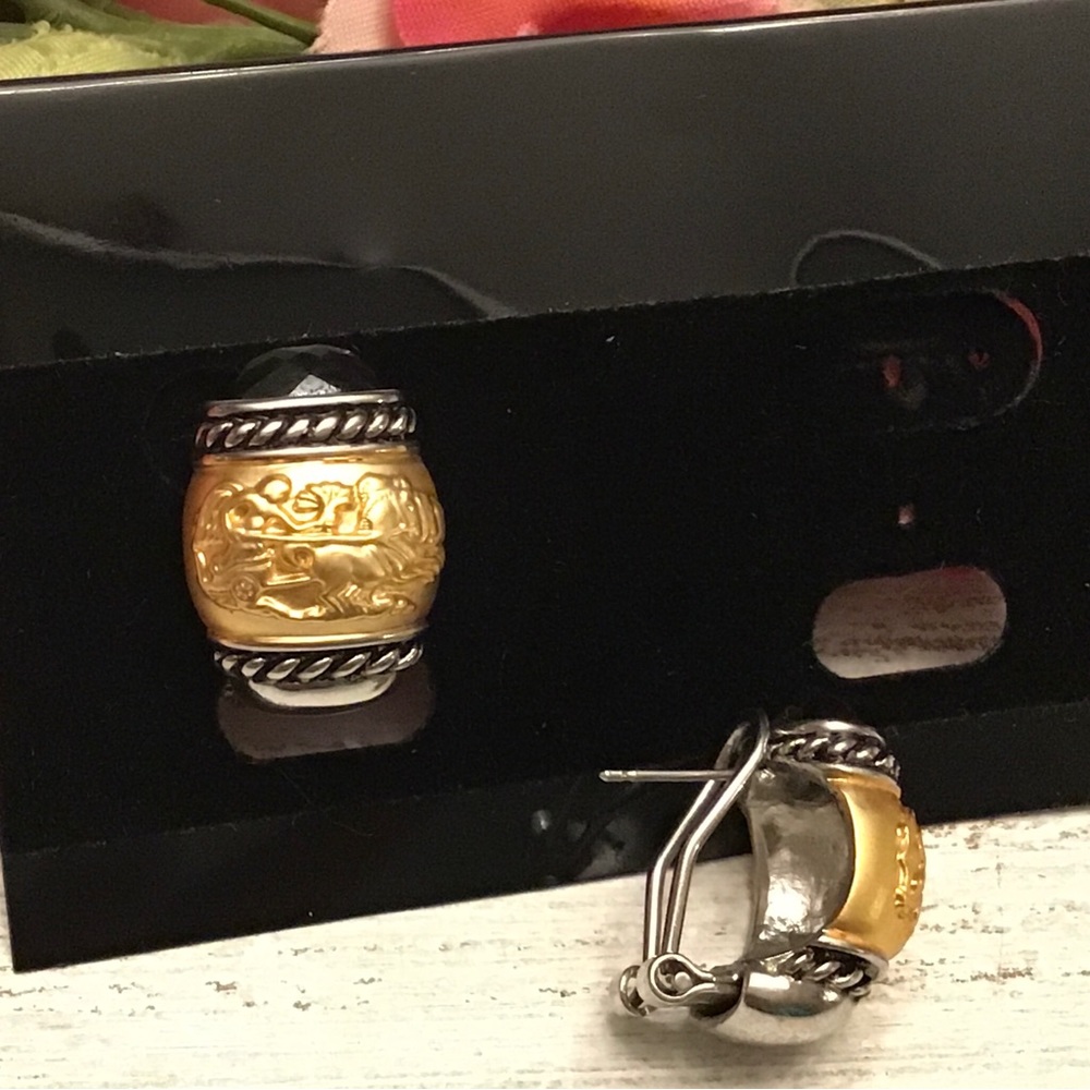 Chariot Earrings